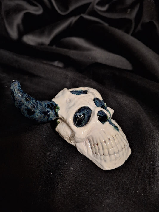 Skull Pipe (Opal)