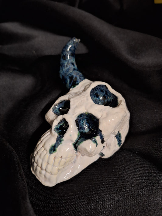 Skull Pipe (Opal)