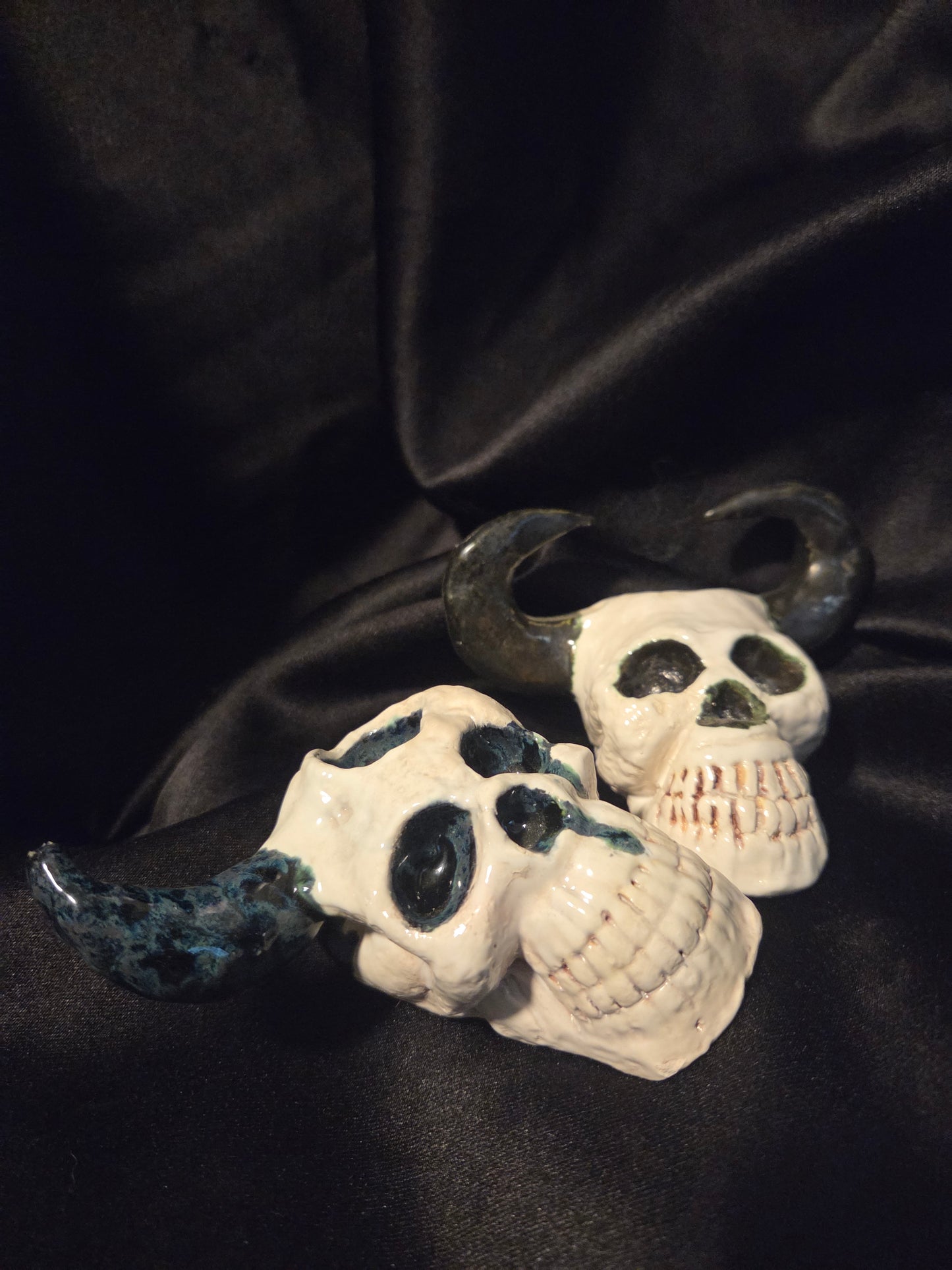 Skull Pipe (Opal)